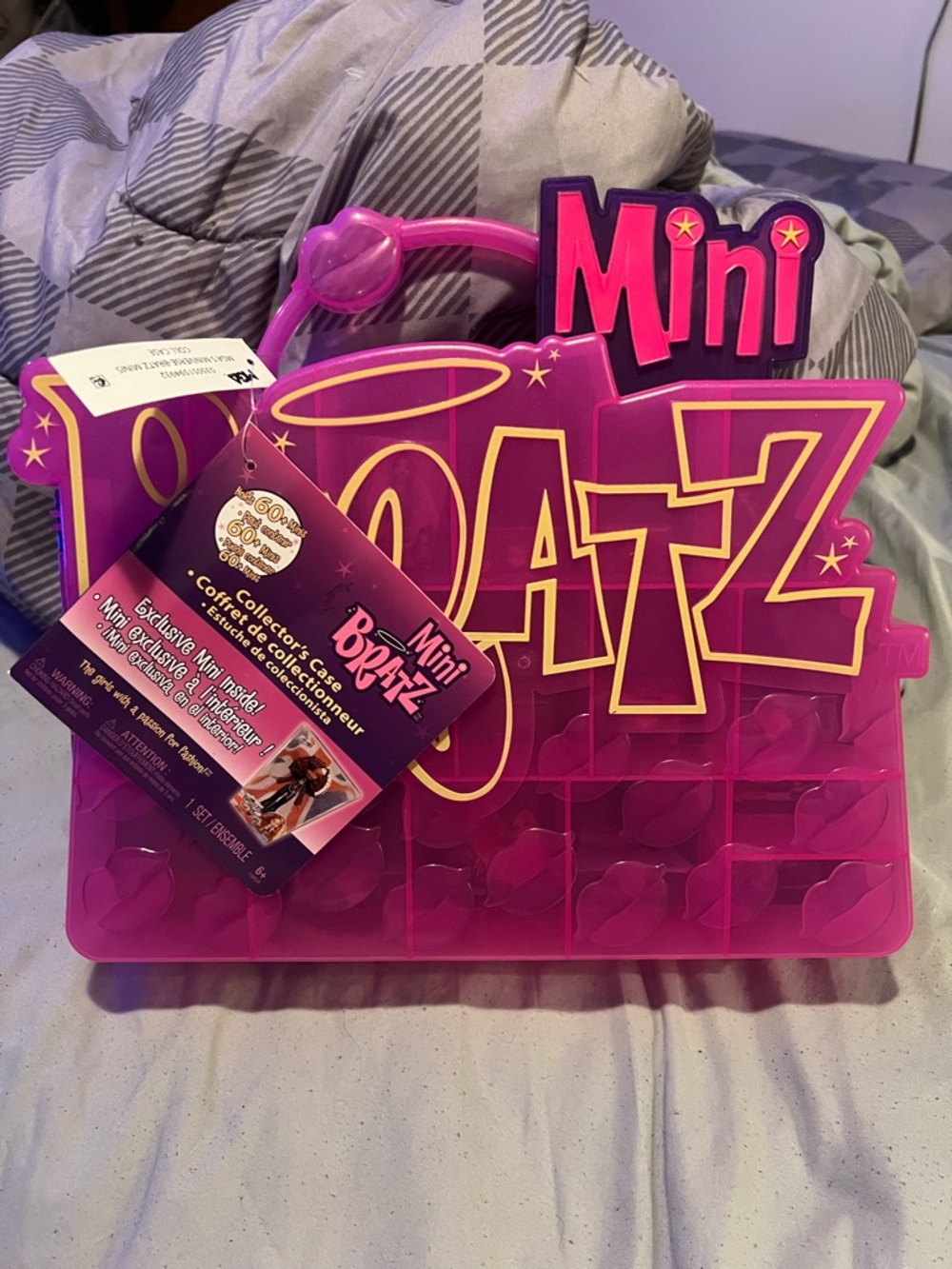 NWT! Bratz Mini Doll Carry Case With Mountable  Back